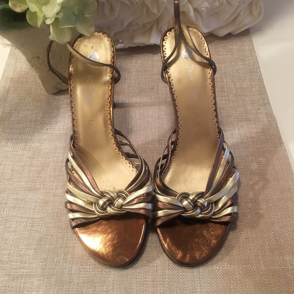 ✨Two Lips✨Copper&Gold Strappy Sandal (8) NWOT